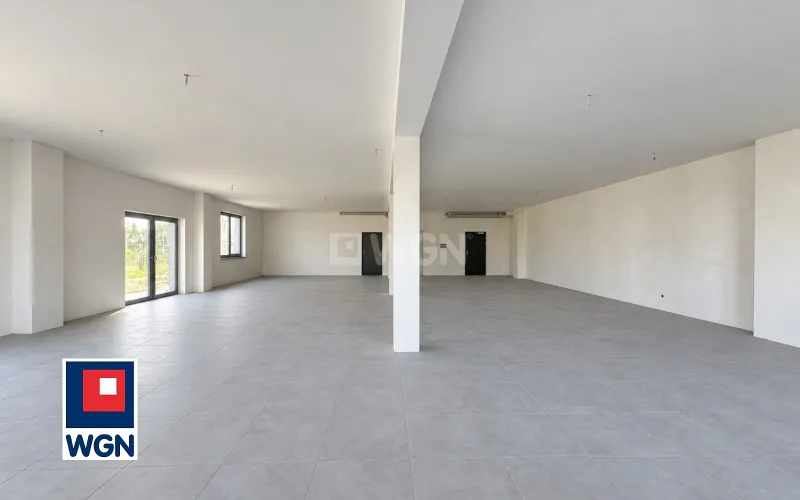 Lokal usługowy na  wynajem Reda - LOKAL USŁUGOWY 213 m2 | PARTER| duże witryny | parking| teren zielony
